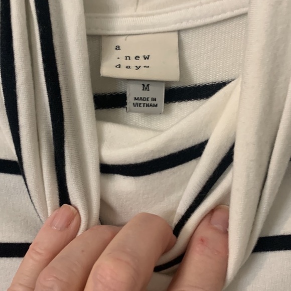 Black and off white relaxed turtle neck tee long sleeves modal soft medium - Picture 2 of 3